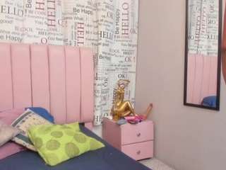 tania-west Live Webcam on CamSoda