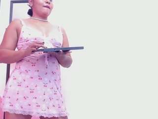 tania-west webcam model