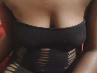 yesmasterx21 webcam model