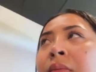 Live webcam model orenishii on Soda Cams