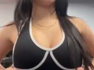 Live webcam model orenishii on Soda Cams