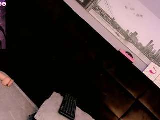 baby-isaa Live Webcam on CamSoda