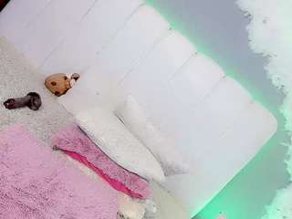 baby-isaa private show