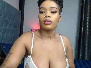 Live webcam model bellah247 on Soda Cams