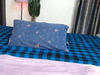 Live webcam model bellah247 on Soda Cams