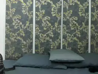 ChloeShade's Live Sex Cam Show