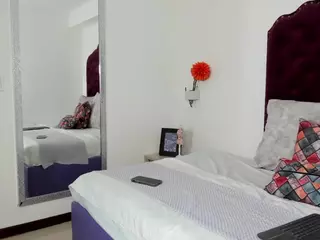 darle-volant's Live Sex Cam Show