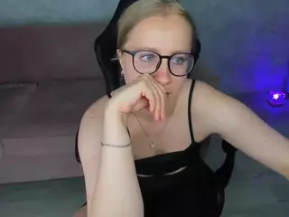 MilanaTrison's Live Sex Cam Show