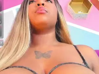 Nahomisoza's Live Sex Cam Show