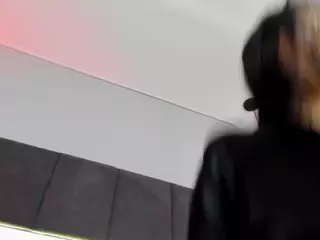 NicollePierce's Live Sex Cam Show