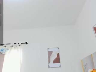 selena-luxs Live Webcam on CamSoda