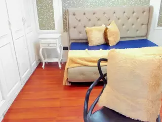 Jolie-price's Live Sex Cam Show