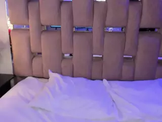 MuffinAndMoans's Live Sex Cam Show