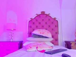 rebeca-watsson Live Webcam on CamSoda