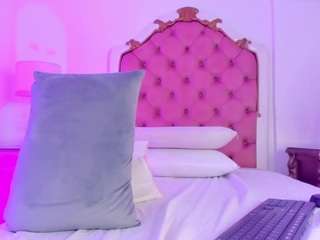 rebeca-watsson Live Webcam on CamSoda