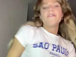 SweetCme's Live Sex Cam Show