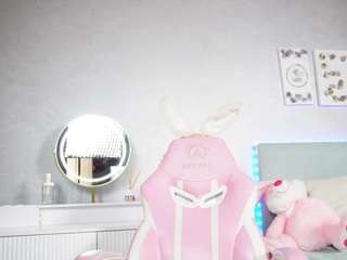 LindsyWest
