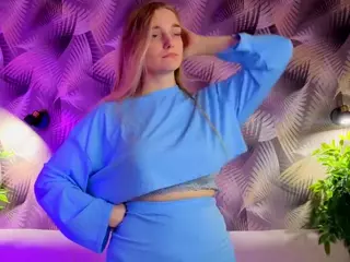 HoLLi's Live Sex Cam Show