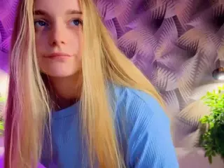 HoLLi's Live Sex Cam Show