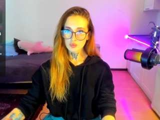 toralove webcam model