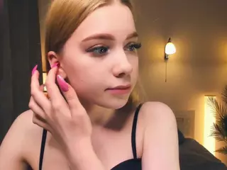 Eva's Live Sex Cam Show