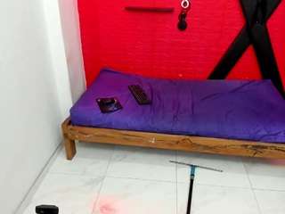 le modèle bdsmforever18 est en webcam porno dans un show sur le site camsoda, il possède les tags suivants: anal,anal toys,toys,tattoos,sex toys,no smoking,no drinking,lovense,facial piercings,double penetration,creampie,brown eyes,black hair,ball sucking,ass clapping,big tits,curvy,hd