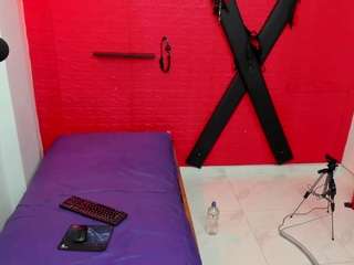 bdsmforever18 live webcam show