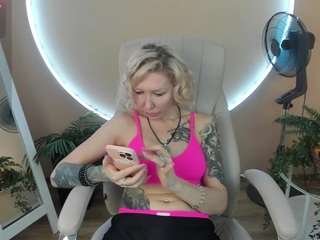 agata-poison Live Webcam on CamSoda