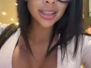 Live webcam model aishhaferrari on Soda Cams