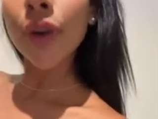 Live webcam model aishhaferrari on Soda Cams