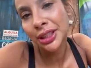 Live webcam model aishhaferrari on Soda Cams