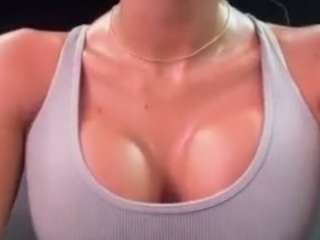 Live webcam model aishhaferrari on Soda Cams