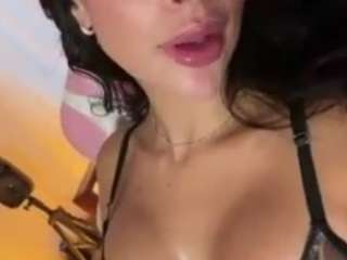 AisHhaFerrari live webcam show