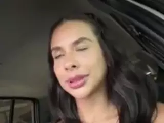 AisHhaFerrari's Live Sex Cam Show