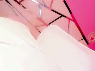 ariia-janee Live Webcam on CamSoda