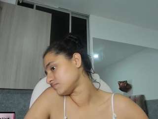 giselle-roldan Live Webcam on CamSoda