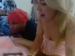 lolacheeks's Live Sex Cam Show