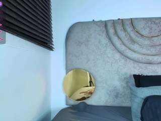 samy-grey01's CamSoda show and profile