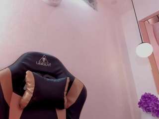 Live cam show with Ahlya