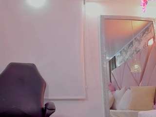 Ahlya live cam on CamSoda