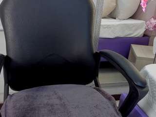 Live cam show with Ahlya
