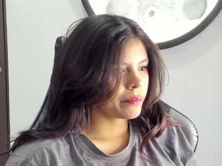 aleja-02 Live Webcam on CamSoda