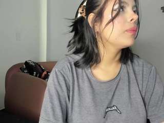 aleja-02 Live Webcam on CamSoda