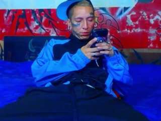 damian77dam Live Webcam on CamSoda