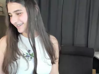 FalineHawkinson's Live Sex Cam Show