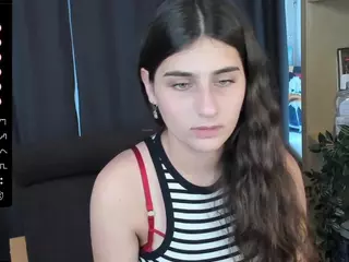 FalineHawkinson's Live Sex Cam Show