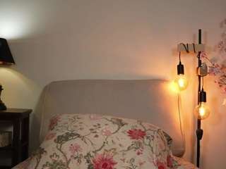 Este modelo está en vivo ahora. ohhoneykate