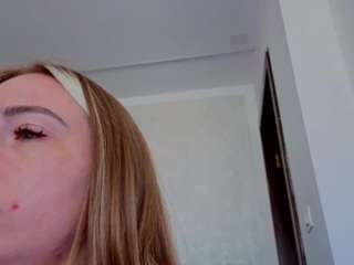 reina-cummingss Live Webcam on CamSoda