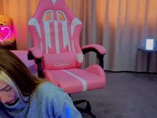 reina-cummingss Live Webcam on CamSoda