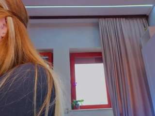 reina-cummingss Live Webcam on CamSoda